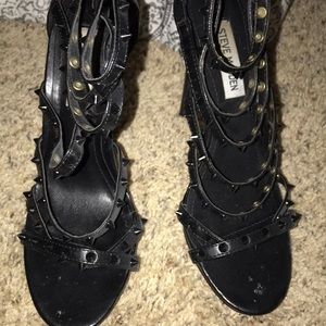 Steve Madden spoked heels